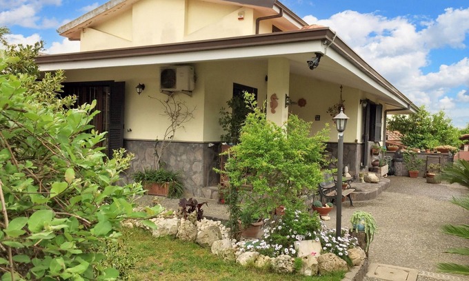 Giugliano in Campania Apartment | Homerez - Apt Giugliano with pool