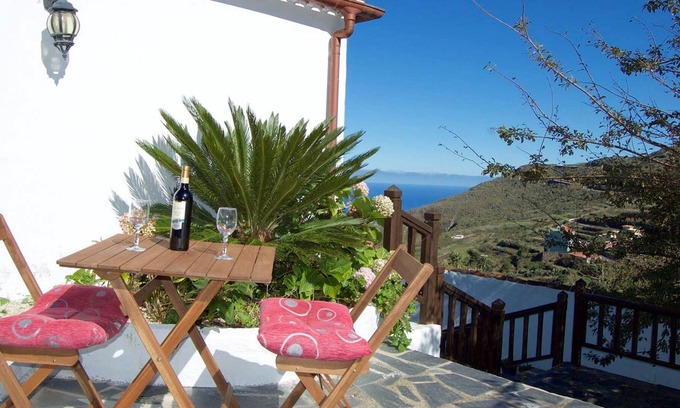 Los Silos Apartment | Homerez - Amazing appartement 5 km away from the beach for 4 ppl. with terrace