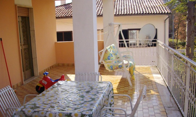 Castel di Ieri Apartment | Homerez - Amazing appartement for 10 ppl. with terrace at Castel di Ieri
