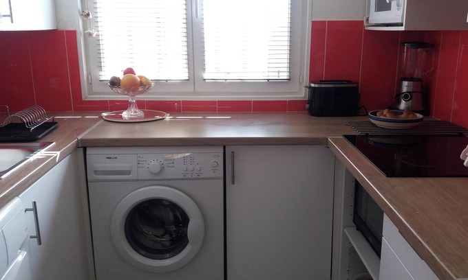 Paray-Vieille-Poste Apartment | Homerez - Apartment in Paray, terrace