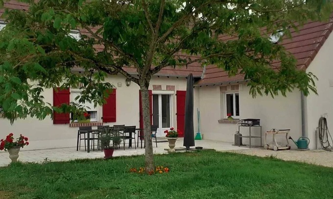 Cour-Cheverny Apartment | Homerez - Apartment in Cour-Cheverny