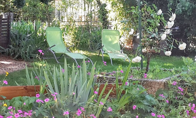 Villeneuve d'Aveyron Apartment | Homerez - Apartment in Villeneuve