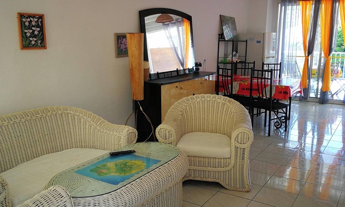 Bois de Nefles Apartment | Homerez - Apartment Saint-Paul, sea and mountain view.