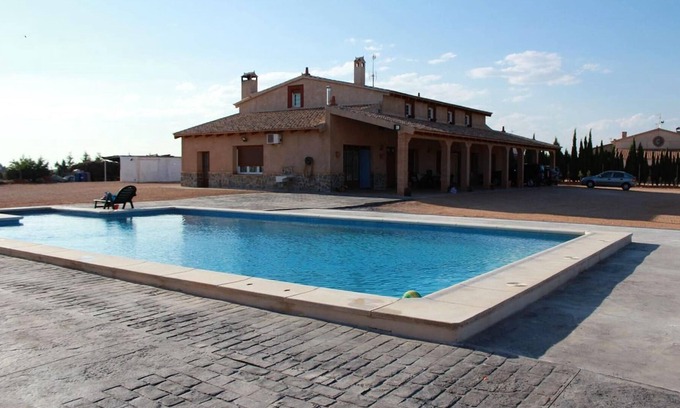 Villarrobledo Apartment | Homerez - Appartement for 10 ppl. with shared pool and terrace at Villarrobledo