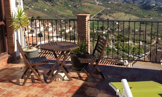 Casarabonela Apartment | Homerez - Appartement for 4 ppl. with jacuzzi and terrace at Casarabonela