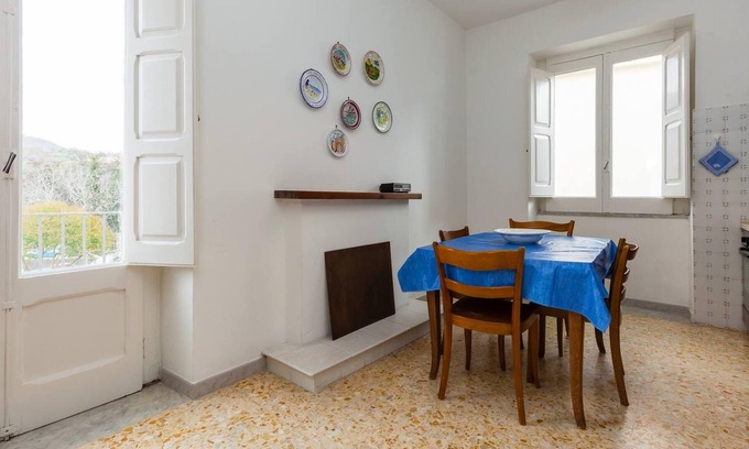 Ceraso Apartment | Homerez - Appartement 12 km away from the beach for 9 ppl. with garden at Ceraso