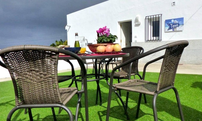 Las Arenas Apartment | Homerez - Appartement 4 km away from the beach for 4 ppl. at La Orotava
