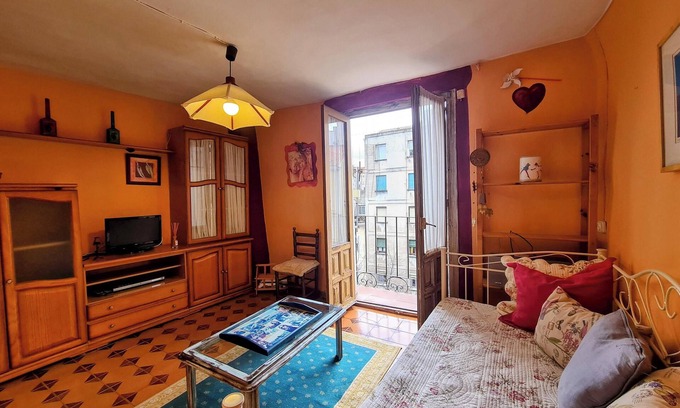 Old Town Apartment | Homerez - Apt Cuenca with parking