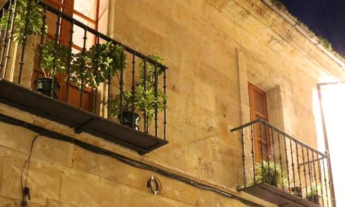 Old Town Apartment | Homerez - Beautiful appartement for 3 ppl. at Salamanca