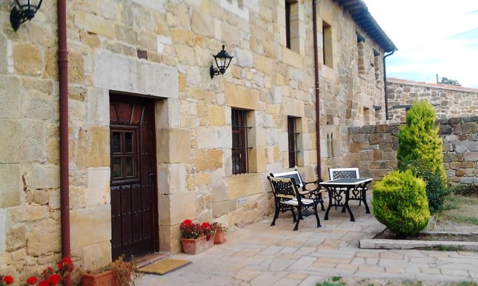 Cillamayor Apartment | Homerez - Beautiful studio for 3 ppl. with terrace at Menaza