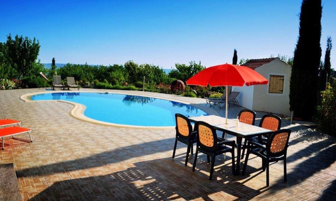 Fyti House | Homerez - Big house 15 km away from the beach for 9 ppl. with swimming-pool