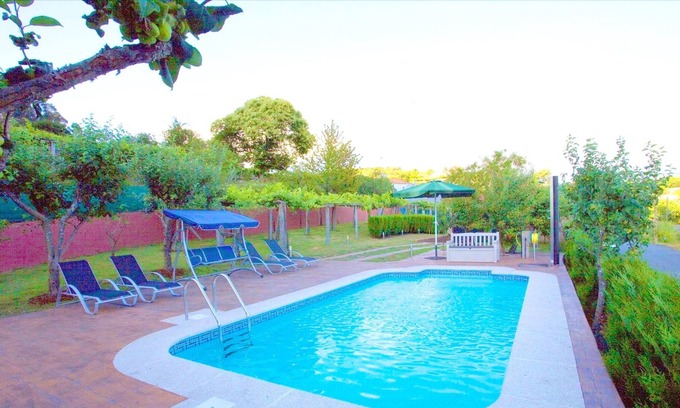 Cuntis House | Homerez - Big house 18 km away from the beach for 12 ppl. with swimming-pool