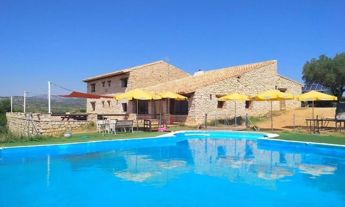 La Salzadella Villa | Homerez - Big villa for 16 ppl. with swimming-pool and garden at La Salzadella
