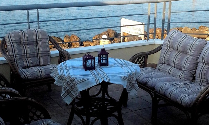 Velon Apartment | Homerez - Charming Apartment in Kiato + Sea View