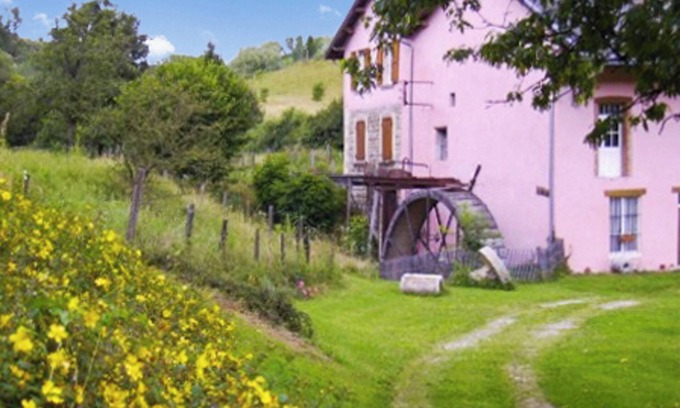 Chirens House | Homerez - Charming House in Chirens with Enclosed Garden