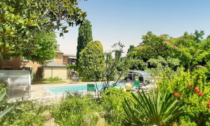 Le Thor House | Homerez - Charming House in Le Thor with shared pool