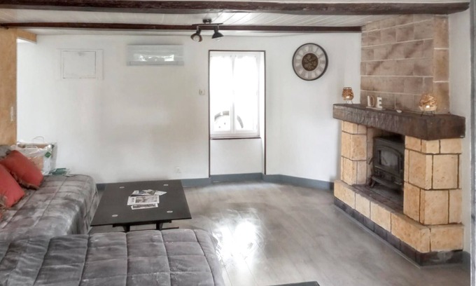 Cagny House | Homerez - Charming house with enclosed garden in Cagny