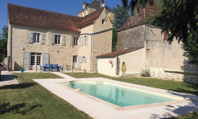 Montfaucon Villa | Homerez - Charming Villa in Montfaucon with Private Pool
