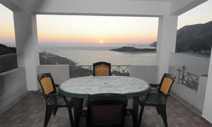 Mirties House | Homerez - Comfortable house in Mirties with terrace and parking
