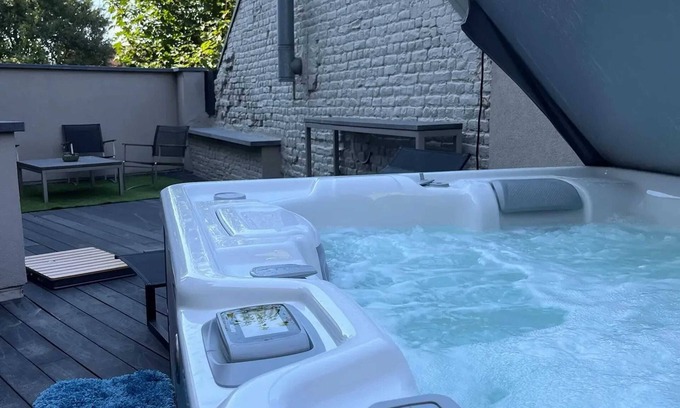 Vilvoorde House | Homerez - Cosy house in Vilvoorde with jacuzzi and spa