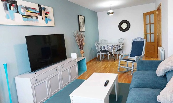 Ponferrada Apartment | Homerez - Cozy Apartment Ponferrada, Parking