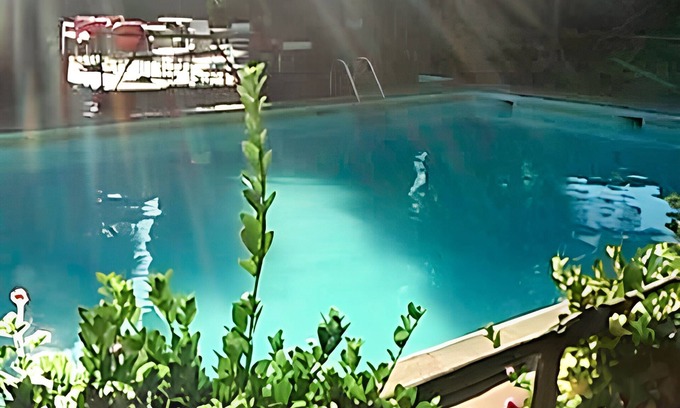 Carvalhal Benfeito House | Homerez - Cozy House with Pool in Carreiras, 25m²