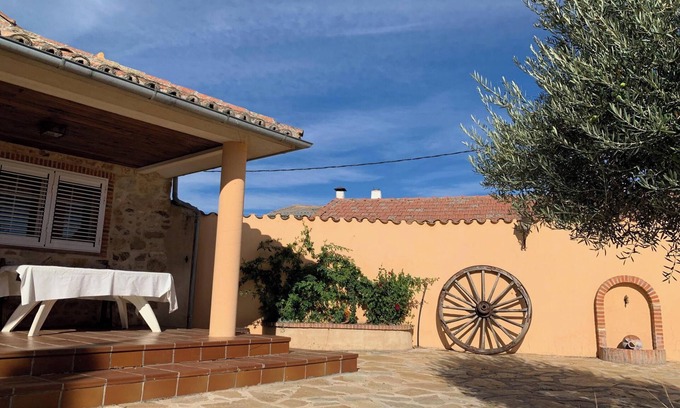 Aldehuela de la Boveda House | Homerez - House in Aldehuela de la Bóveda