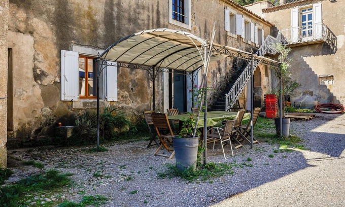 Saint-Pierre-des-Champs House | Homerez - Family house with shared pool in Lagrasse