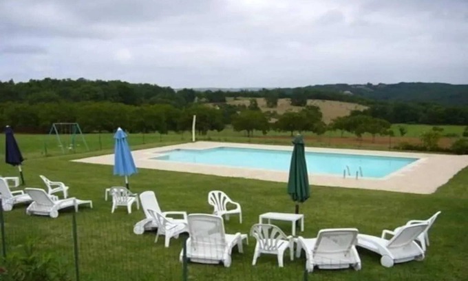 Salviac House | Homerez - Family house with pool in Salviac