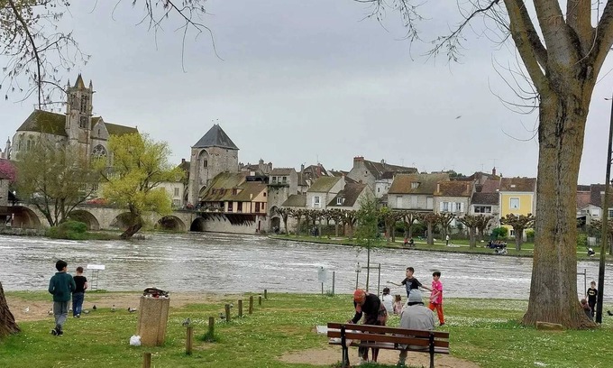 Ecuelles Apartment | Homerez - Apt in Moret-Loing-et-Orvanne