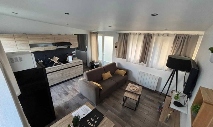 Saint-Andre-les-Vergers House | Homerez - House in Saint-André-les-Vergers