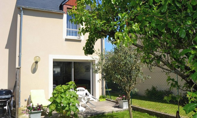 Saint-Jouan-des-Guerets House | Homerez - House in Saint-Jouan-des-Guérets