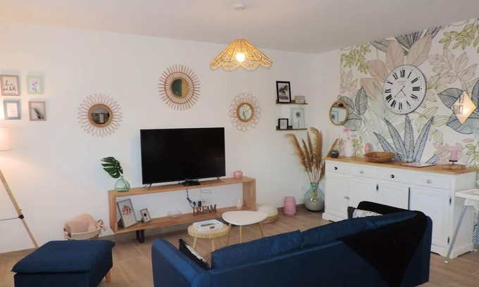 Saint-Pierre-de-Clairac House | Homerez - House for 7 ppl. with swimming-pool at Saint-Pierre-de-Clairac