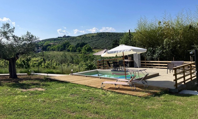 Collecorvino House | Homerez - Great house for 7 people. with swimming pool, spa and garden in Collecorvino