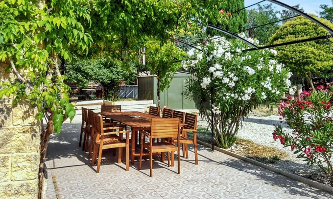 Saint-Victor-la-Coste House | Homerez - House in Saint-Victor-la-Coste