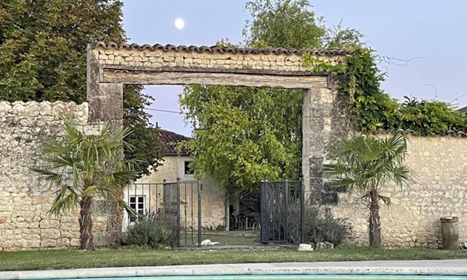 Saint-Palais-du-Ne House | Homerez - House in Saint-Palais-du-Né