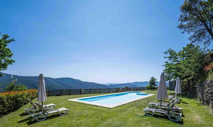 Mondim de Basto House | Homerez - House in Vilar de Ferreiros