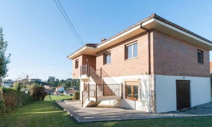 Pedrena House | Homerez - House 1 km away from the beach for 6 ppl. with sea view at Pedreña
