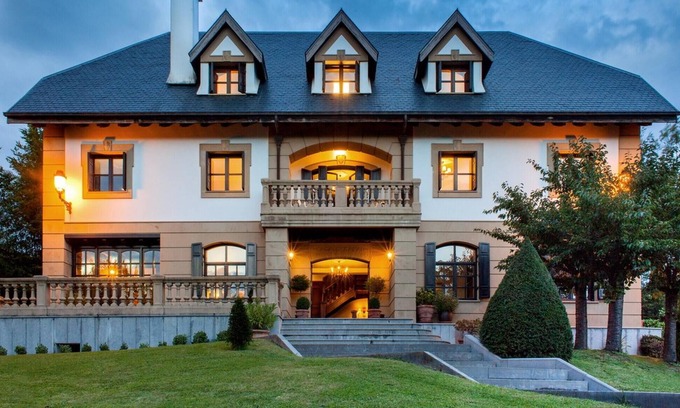 Oiartzun House | Homerez - House 10 km away from the beach for 8 ppl. with garden and terrace