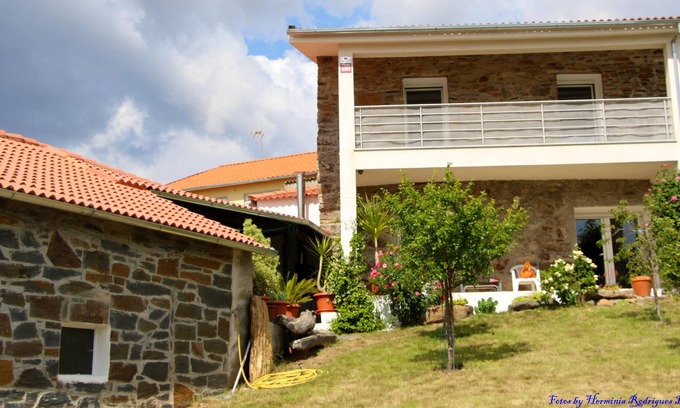 Braganca House | Homerez - House 17 km away from the beach for 4 ppl. with garden at Faílde