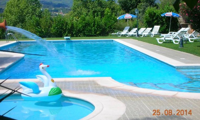 Pedraca House | Homerez - House for 5 ppl. with shared pool, jacuzzi and garden at Pedraça