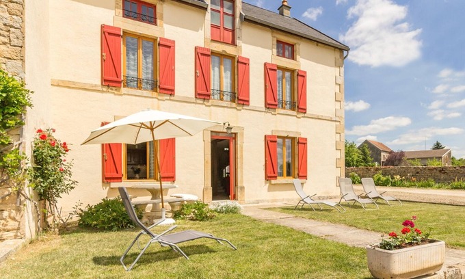 Eringes House | Homerez - House in Éringes, parking included