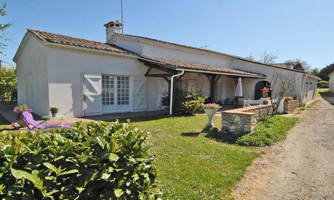 Lannes House | Homerez - House in Lannes, terrace and garden