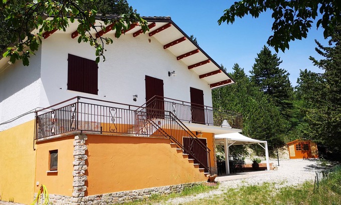 Treia House | Homerez - House in San Lorenzo, garden