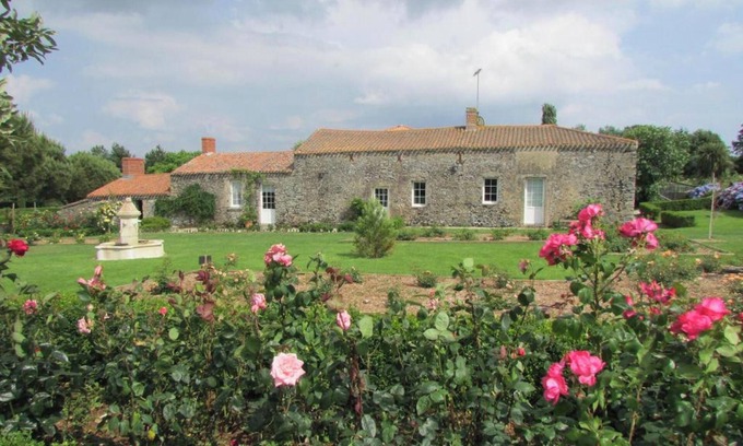 Landevieille House | Homerez - House Landevieille + garden