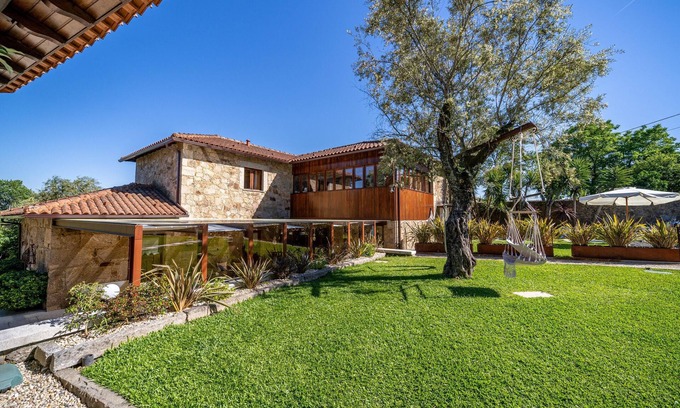 Amares House | Homerez - Luxurious House with Pool in Braga