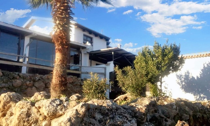 Loja Villa | Homerez - Luxurious Villa in Loja with private pool