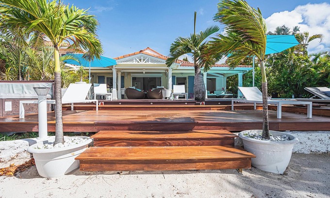 Saint-Francois Villa | Homerez - Luxury Villa with Pool - Saint-François