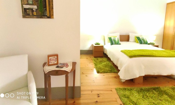 Old Town Apartment | Homerez - Nice appartement for 2 ppl. with balcony at Guimarães