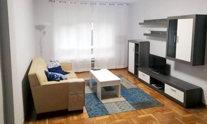 Oviedo City Centre Apartment | Homerez - Nice appartement for 5 ppl. at Oviedo